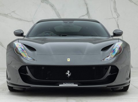Ferrari 812 Superfast 4