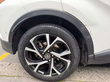 Toyota C-HR 1.8 C-HR Design HEV CVT 5dr 26