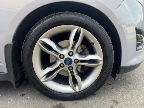 Ford C-Max 1.0T EcoBoost Titanium X Euro 5 (s/s) 5dr 19