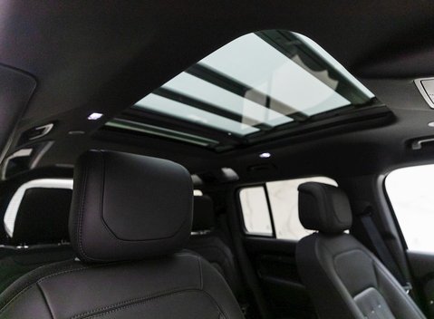 Land Rover Defender 110 P400 X 19