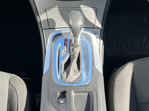 Vauxhall Insignia 1.6 CDTi Design Nav 5dr Auto 25