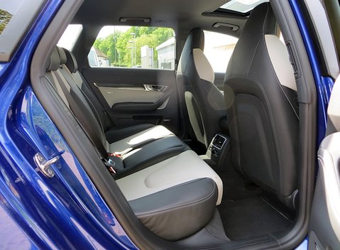 Audi RS6 Avant Plus 10