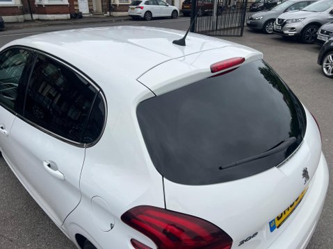 Peugeot 208 1.2 PureTech Allure Euro 6 5dr 17