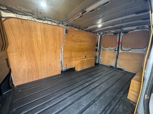 Ford Transit Custom LWB L2H1 Low Roof Limited 300 AirCon Alloys SELECT 11