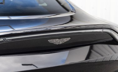 Aston Martin V8 Vantage 31