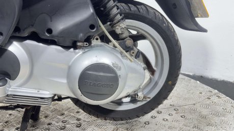 Piaggio Fly 2011 RUNNING PROJECT BIKE SPARES OR REPAIR 125CC SCOOTER 20