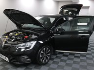 Renault Clio ICONIC TCE BOSE 16