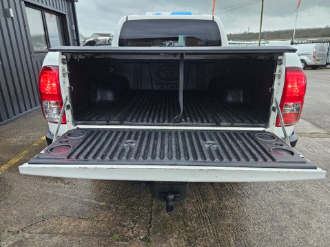 Toyota Hilux ICON 4WD D-4D DCB 8
