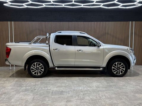 Nissan Navara 2.3 Navara Tekna dCi Auto 4WD 5dr 17