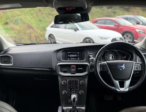 Volvo V40 1.6 V40 SE Luxury D2 Auto 5dr 12