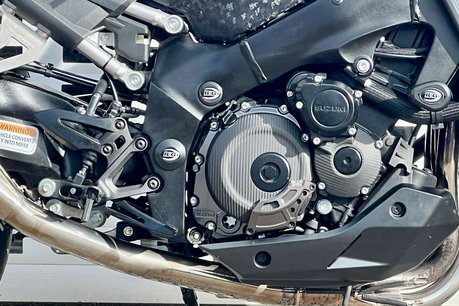 Suzuki GSX GSXS 1000 21