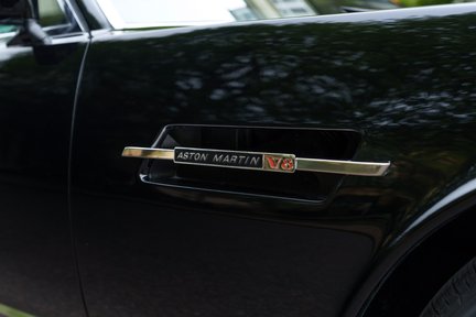 Aston Martin V8 Volante EFi 15