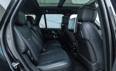 Land Rover Range Rover P565 SVAutobiography Dynamic Black 12