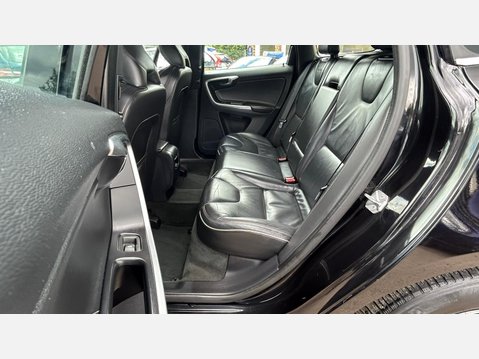 Volvo XC60 2.0 D4 R-Design Lux Nav Euro 6 (s/s) 5dr 33