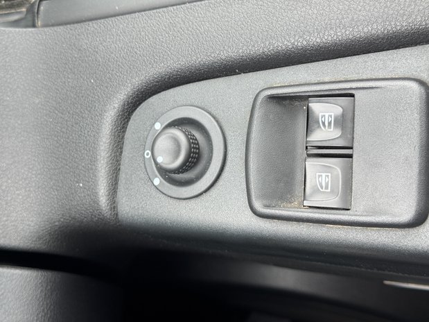 Renault Trafic SWB L1H1 Low Roof SL28 Air Con Alloys Sensors EURO 6 NO VAT 24