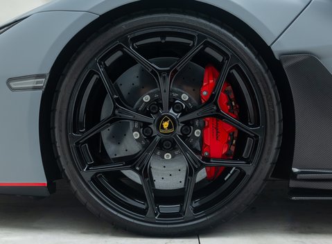 Lamborghini Revuelto 28