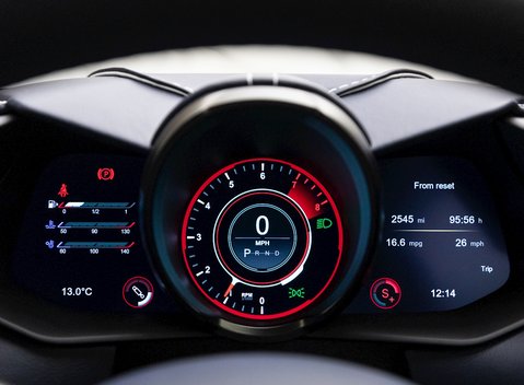 Aston Martin DBS Superleggera 16