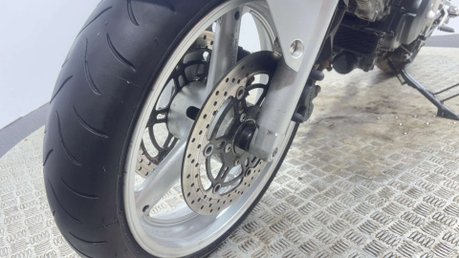 Suzuki SV650 SV650 2003 31K LONG MOT PERFECT A2 BIKE VTWIN SERVICED 650CC 32