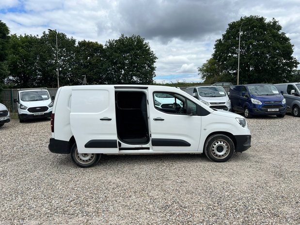 Vauxhall Combo LWB L2H1 Low Roof Air Con EURO 6 NO VAT 9
