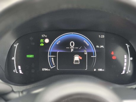 Toyota Yaris 1.5 VVT-h Design Hatchback 5dr Petrol Hybrid E-CVT Euro 6 (s/s) (116 ps) 31
