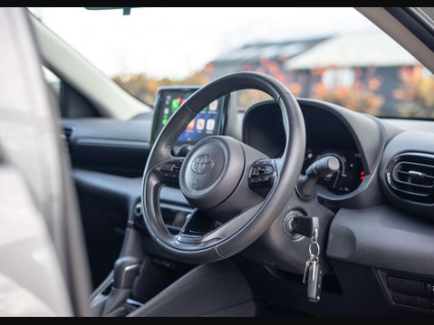 Toyota Yaris 1.5 Yaris Design HEV CVT 5dr 17