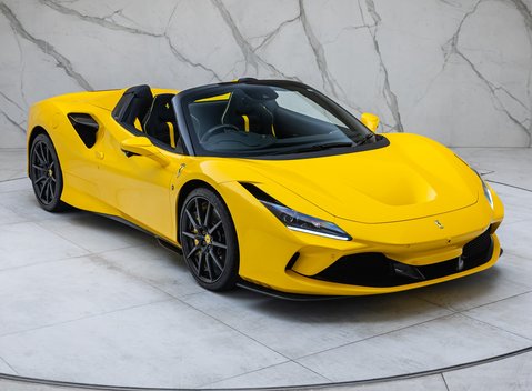 Ferrari F8 SPIDER 11