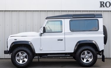 Land Rover Defender 90 Landmark 2