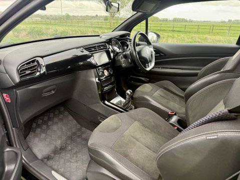 DS DS 3 BLUEHDI PERFORMANCE LINE S/S 12