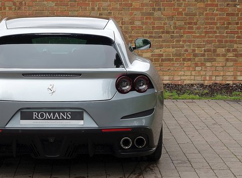 Ferrari GTC4 Lusso 14