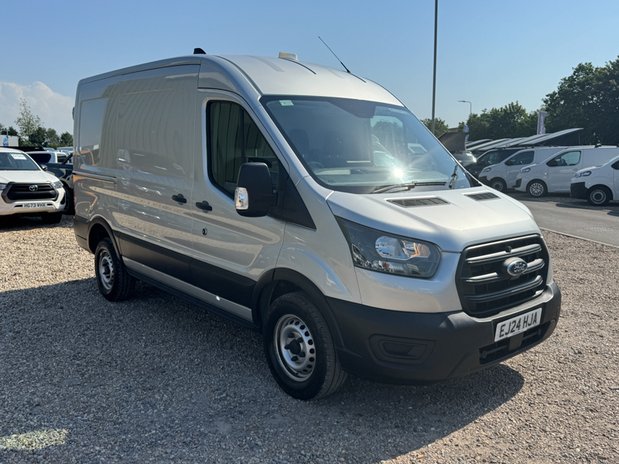 Ford Transit MWB L2H2 Medium Roof Leader 350 Air Con EURO 6 4