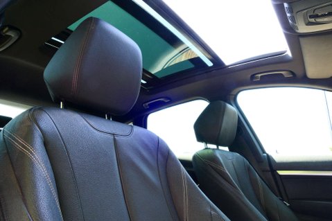 BMW 3 Series 3.0 335i Luxury GT Auto 5dr 29