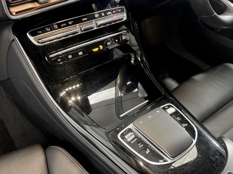 Mercedes-Benz EQC EQC 400 80kWh AMG Line (Premium) SUV 5dr Electric Auto 4MATIC (408 ps) 17