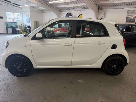 Smart Forfour 1.0 Proxy (Premium Plus) Hatchback 5dr Petrol Manual Euro 6 (s/s) (71 ps) 7