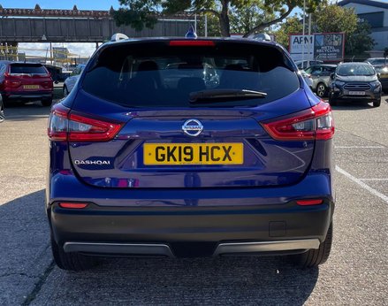 Nissan Qashqai 1.3 Qashqai N-Connecta DiG-T 5dr 6
