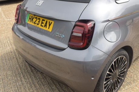 Fiat 500e La Prima 17