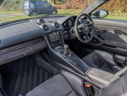 Porsche 718 Cayman GT4 8