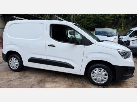 Vauxhall Combo 1.5 Turbo D 2000 Dynamic Panel Van 4dr Diesel Manual L1 H1 Euro 6 (100 ps) 6