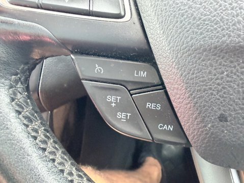 Ford Focus 1.0 TITANIUM 19