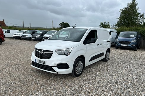 Vauxhall Combo SWB L1H1 Low Roof Sportive 2000 Air Con Sensors Nav EURO 6 NO VAT