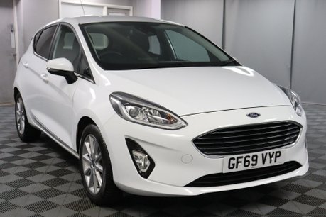 Ford Fiesta TITANIUM 12