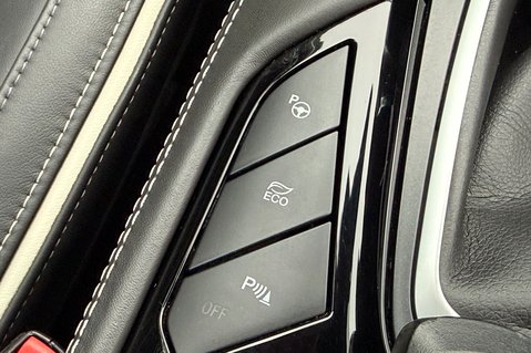 Ford Mondeo VIGNALE HYBRID - RARE CAR -CAMERA-HEATED/COOLED/ELECTRIC SEATS -HUGE SPEC 41