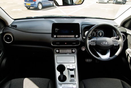 Hyundai KONA PREMIUM