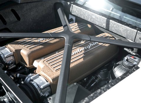 Lamborghini Huracan Performante 32