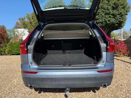 Volvo XC60 2.0 D4 Momentum Auto AWD Euro 6 (s/s) 5dr 23