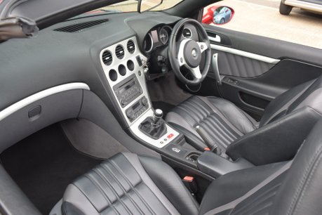 Alfa Romeo Spider 2.2 JTS 7