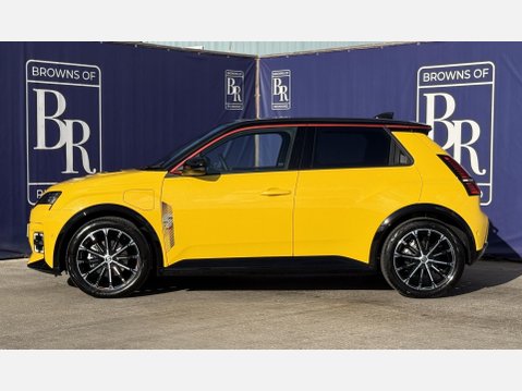 Renault 5 comfort range 52kWh iconic five Hatchback 5dr Electric Auto (150 ps) 7