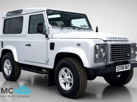 Land Rover Defender 2.4 TDCi XS Station Wagon 3dr Diesel Manual 4WD SWB Euro 4 (122 bhp)