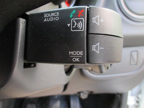 Dacia Sandero 1.0 SCe Ambiance Euro 6 5dr 33