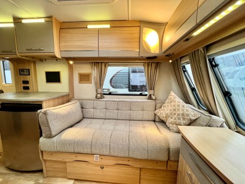 Coachman Amara 450-2 17