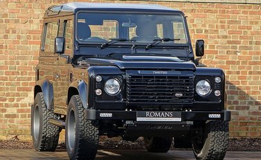 Land Rover Defender T40 1